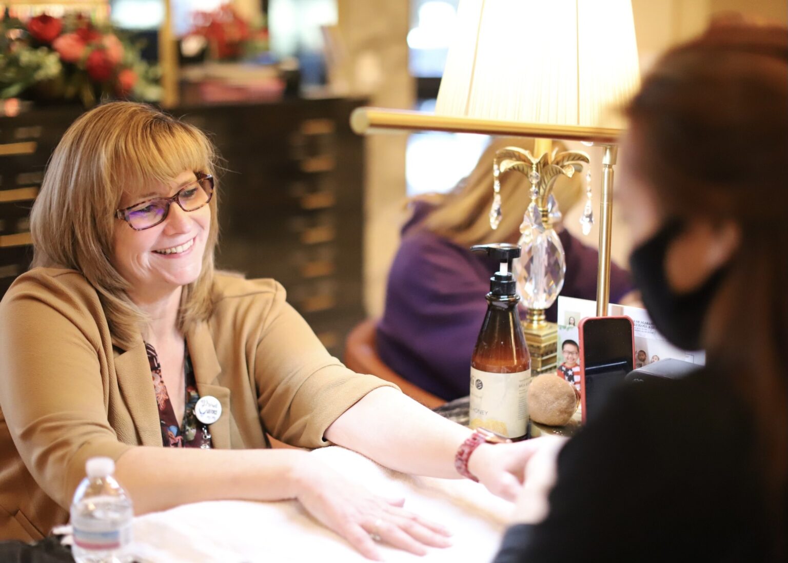 how long does a regular manicure last