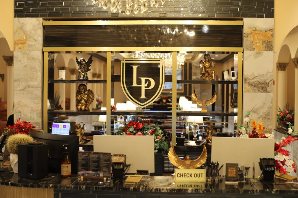 Where to Get a Deluxe Manicure