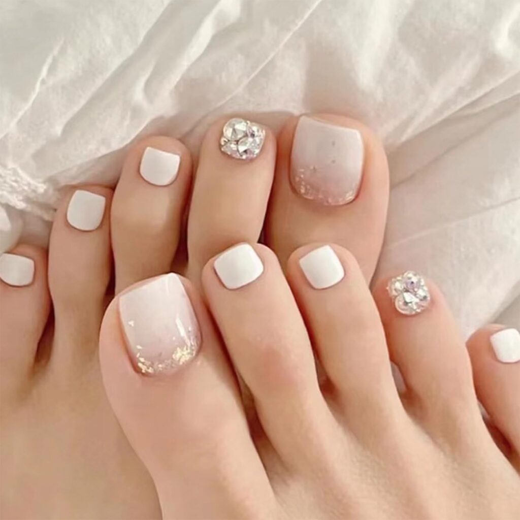 Top 7 Best Nail Color for Pedicure Ideas Loved by Women Worldwide 5 nail color pedicure white chic and modern
