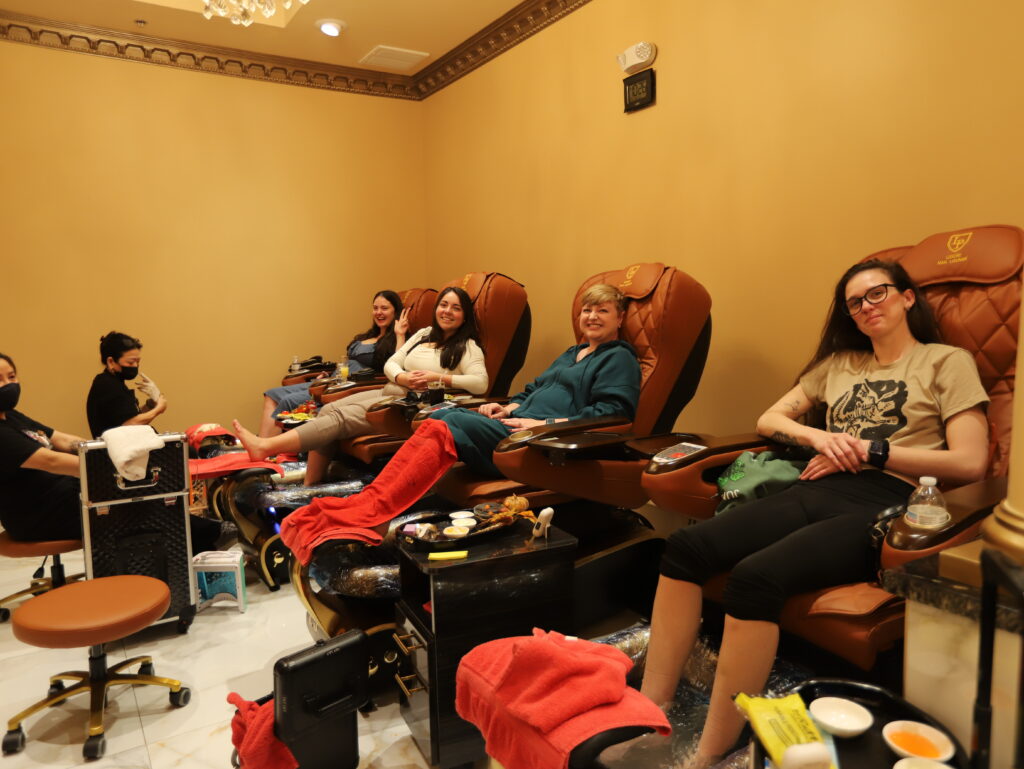 Top French Pedicure Nails Styles to Try