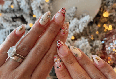 What nail color is best for Christmas?