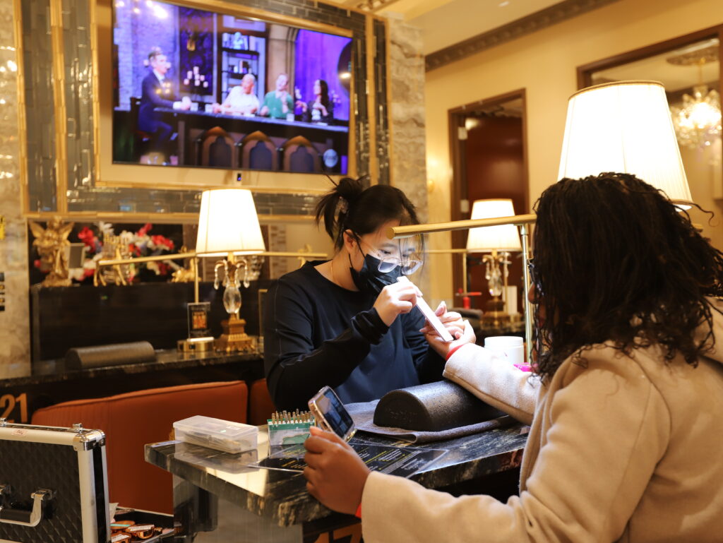 can i put regular nail polish over gel manicure​